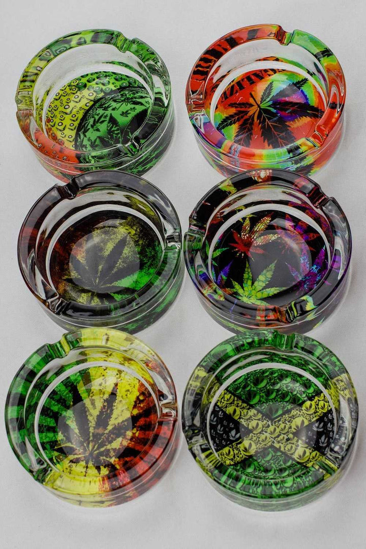 Round glass ashtray display