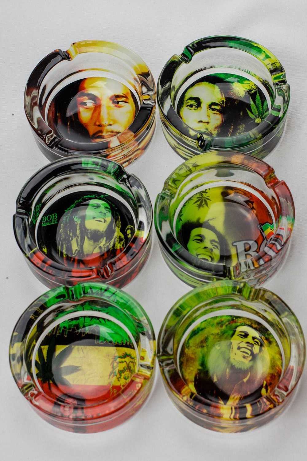 Round glass ashtray display