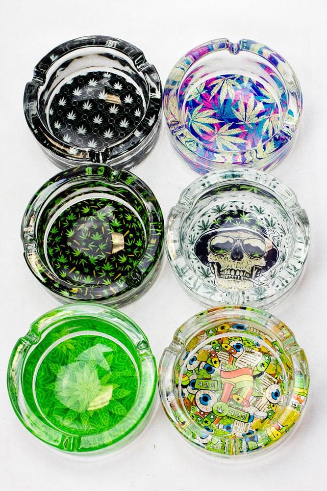 Round glass ashtray display