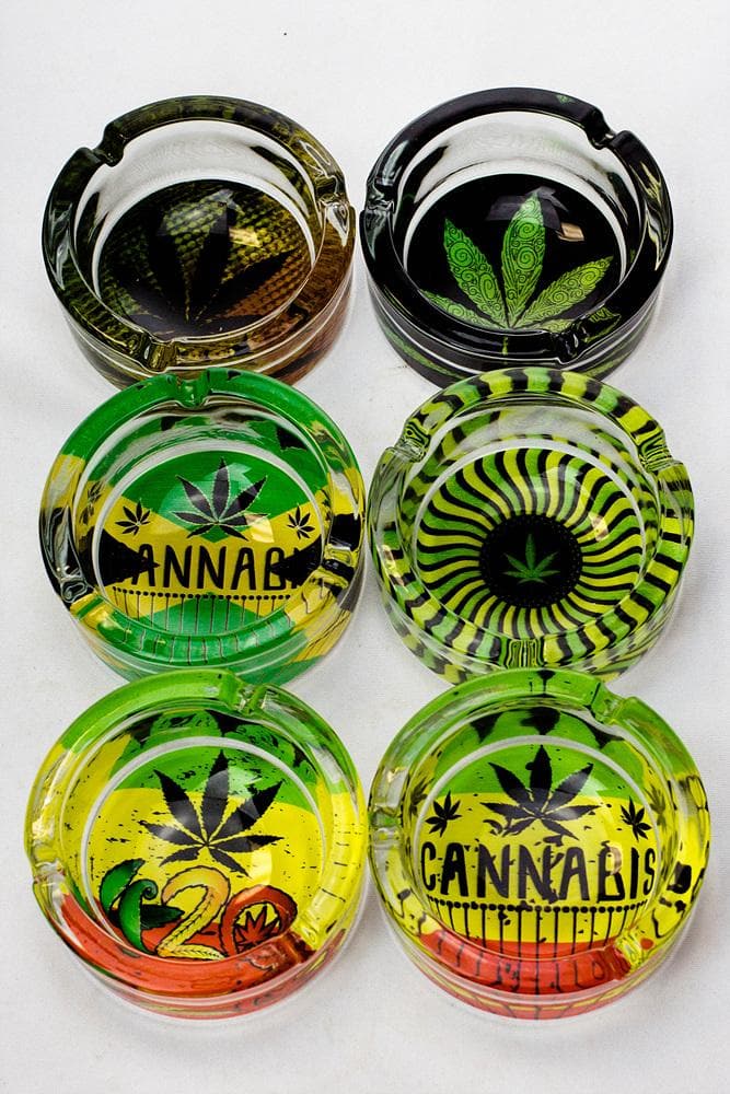 Round glass ashtray display